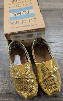 女宝宝衣服 Toms 5 码闪光经典金色闪亮鞋 — 第 1/4 张图片