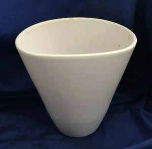 VTG To Modern Germany White Planter Flower Pot Vase Perfect For Narrow Spaces - Picture 1 of 7