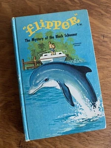 Flipper: The mystery of the black schooner HC 1966 by Hardwick, Richard TV Vers - Picture 1 of 11