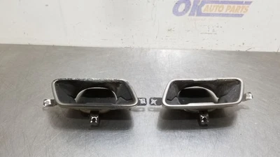 BMW M235i 2020 OEM PARACHOQUES TRASERO SILENCIADOR JUEGO DE PUNTAS DE ESCAPE IZQUIERDA Y DERECHA  Foto 1 de 4