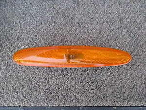 MARCADOR REFLECTOR LATERAL PARACHOQUES DELANTERO MAZDA 6 RH FABRICANTE DE EQUIPOS ORIGINALES - Imagen 1 de 3