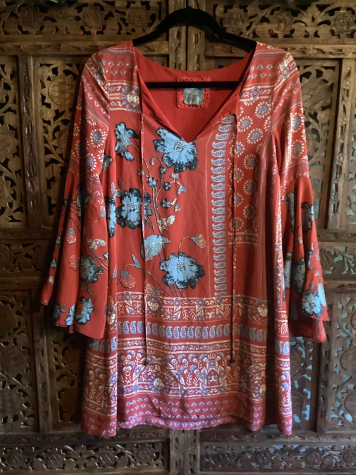 Vestido Vanessa Virginia Anthro Isabelle Rojo Seda Boho Estampado Mixto Mangas Campana 2 Foto 1 de 4