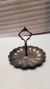 8" Silver Plated Scalloped Edge Design Candy Dish with Handle (M) - Picture 1 of 7