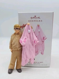 Hallmark Keepsake Ornament - "Ralphie Gets a Gift" - A Christmas Story (2019) - Imagen 1 de 4
