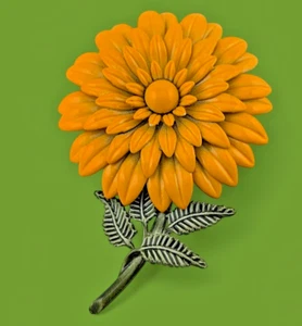 Vintage MCM Large Yellow Enamel Daisy Mum Brooch 60s Groovy Flower Power B4 - Picture 1 of 6