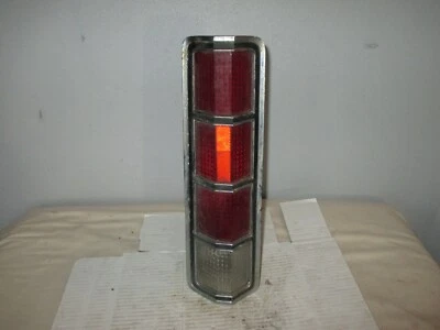 Conjunto de lente de lámpara trasera derecha personalizada Mopar 1968 Chrysler Newport 2853222 Foto 1 de 4