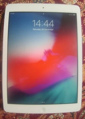 Ipad Air 16GB Wi-Fi + Cellular - Image 1 of 2