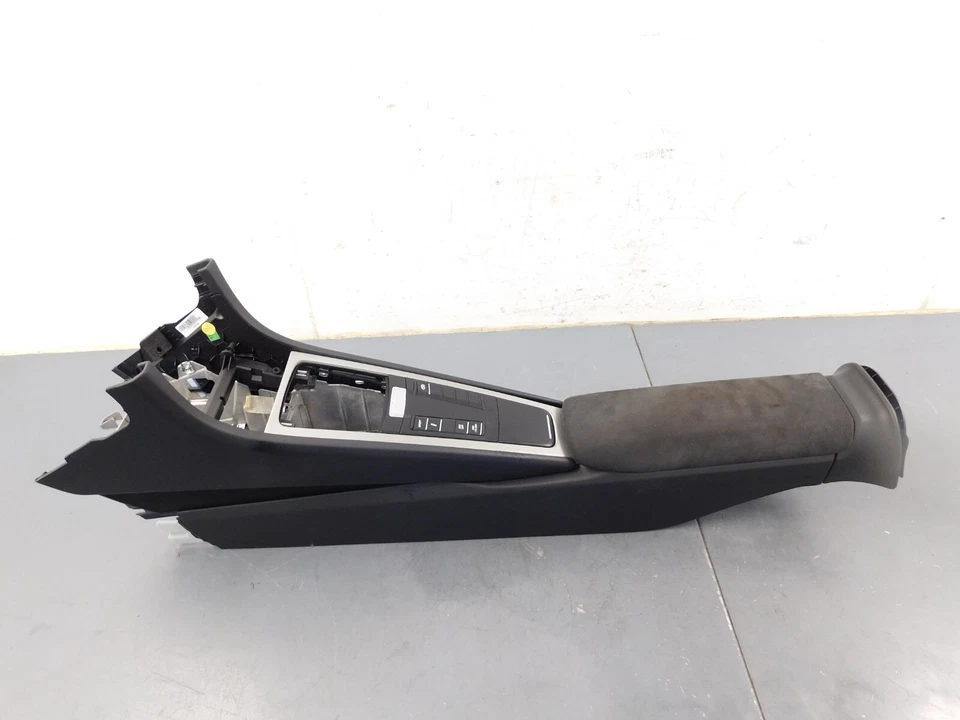 2016 Porsche 981 Cayman GT4 Center Console / Controls / Armrest #7669 I5 - Image 1 of 4