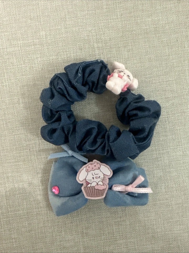 gravata e grampo de cabelo ilustrações mikko - Imagem 1 de 1