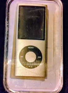š Apple iPod nano 4th Gen 8GB (Silver) A1285 - Excellent Condition - Complete ā” - Picture 1 of 9
