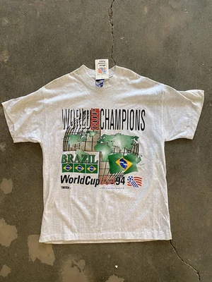Camiseta De Colección Campeones Mundial de Fútbol Brasil 1994 XL 90 Años 90 Nueva Con Etiquetas Sin Stock Foto 1 de 4