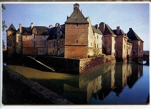 CP 61 Orne - Carrouges - Le château se mirant dans les douves - Picture 1 of 1