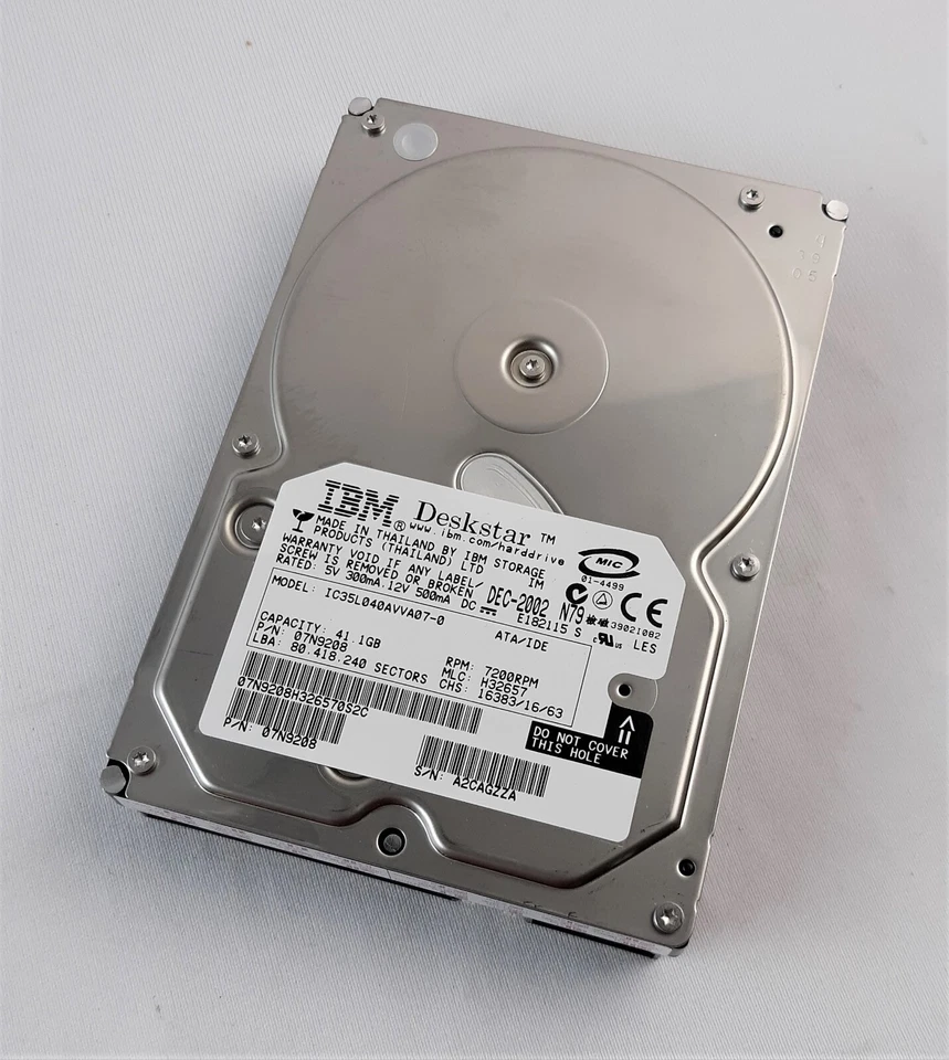 IBM 07N9208 IC35L040AVVA07-0 Hard Drive - Image 1 of 3