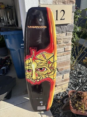 Hyperlite Belmont 134 Wakeboard - Impresionante diseño gráfico de Shaun Murray - ¡LO ÚLTIMO! Foto 1 de 4