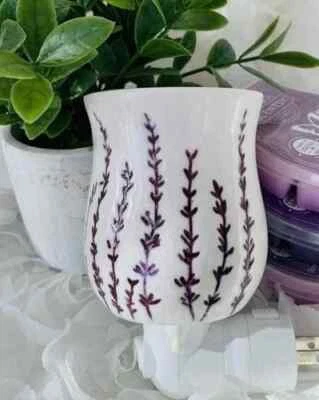 Scentsy LAVENDER LOVE 迷你香味蜡加热器 全新带盒 — 第 1/4 张图片