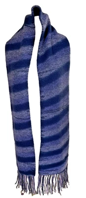 Bufanda Amao Apaca de lana púrpura y lila con flecos Foto 1 de 4