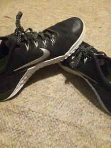 Size 8.5 - Nike Metcon Black Metallic Silver - 924593-001 - Picture 1 of 8