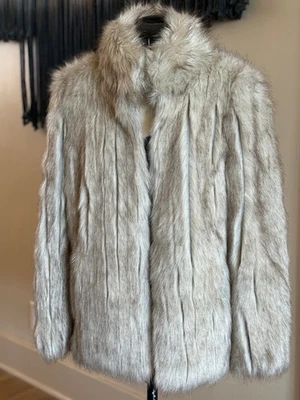 Topshop仿狐狸毛皮大衣小号 — 第 1/4 张图片