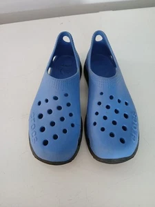 Crocs Duet Orb Slipper Kinder blau/schwarz Farbe Junior Größe 3 ~ gebraucht, in einwandfreiem Zustand - Bild 1 von 6
