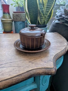 70er Jahre Wedgwood Pennine Deckeltopf / Zuckerdose und Untertasse 618g Chip - Bild 1 von 13