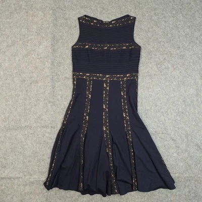 Vestido Tadashi Shoji Para Mujer Mediano Encaje Inserto Jersey Ajuste Acampanado Cóctel Azul Marino Desnudo Foto 1 de 4