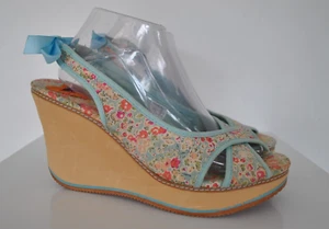 Blau Blumen Kreuzriemen Damen Keil Plateau Sandalen Schuhe Gr. 8 Rocketdog - Bild 1 von 6