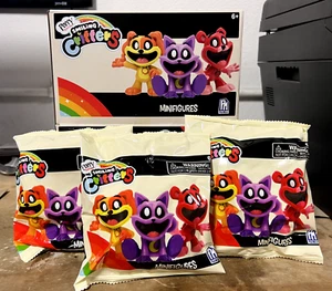 3x POPPY PLAYTIME SMILING CRITTERS SERIES 3 FIGURE BLIND BAG EXCLUSIVE IN HAND - Picture 1 of 9