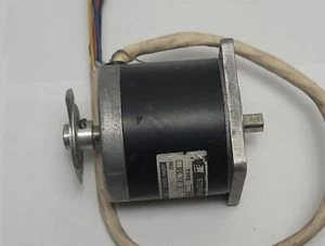 Motor paso a paso servo Japón KP6M2-020, 1,8 VDC, 1,5 grados/paso - Imagen 1 de 5