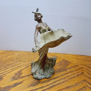Bronze 5 1/4'' High Woman Holding a Large Leaf With a Butterly On Her Head - Picture 1 of 10