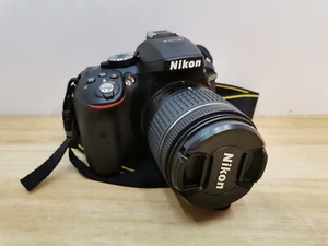 Nikon D5300 Digital SLR Camera + 18-55mm Lens + Carrying Case (Without Original Packaging) - Picture 1 of 9