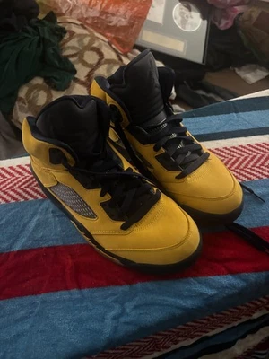 Talla 7 - Air Jordan 5 Retro SP Michigan Foto 1 de 2