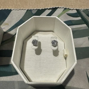 New Swarovski Round White Studs - Picture 1 of 7