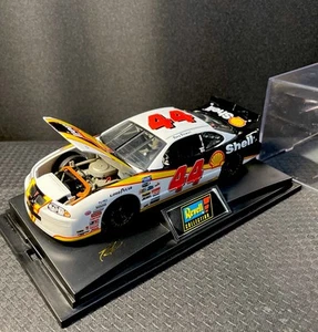 NICE 1998 Revell Collection NASCAR Tony Stewart #44 SHELL 1:24 DIECAST With CASE - Picture 1 of 21