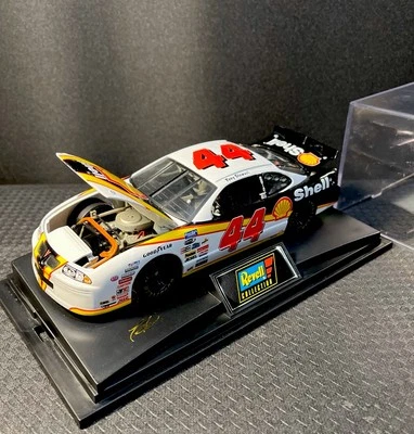 NICE 1998 Revell Collection NASCAR Tony Stewart #44 SHELL 1:24 DIECAST With CASE - Image 1 of 4