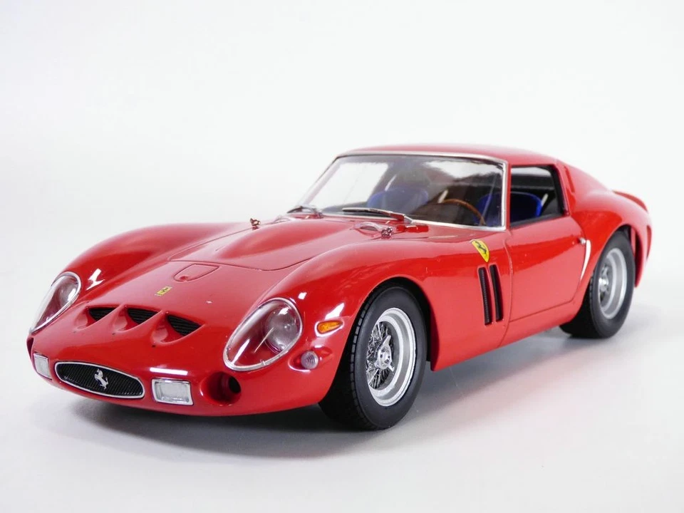 FERRARI 250 GTO rouge 1962 1/18 - Photo 1/4