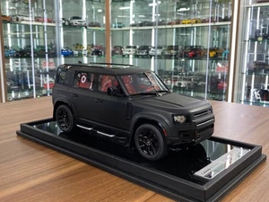 MotorHelix Land Rover Defender 110 Matt Black Limited 50 pcs [ 1/18 Resin] - Picture 1 of 10