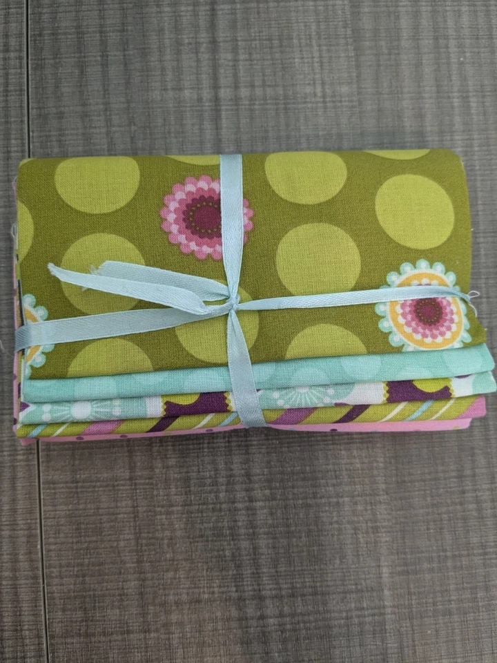 Stax Fat Quarter Bundle, 5 Pieces, Geometric-Theme, 100% Cotton, P05 - Image 1 of 3