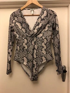H&M Snake Print Crop Front Body M - Picture 1 of 3