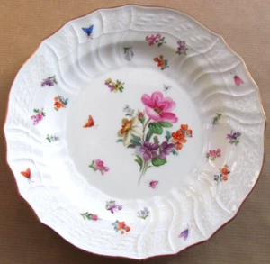 MEISSEN 19th C PORCELAIN 7¾" DRESDEN SPRAYS WRYTHEN/BASKETWEAVE PLATE (11726) - Picture 1 of 3