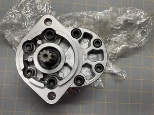 Bosch rexroth hydraulic gear pump 125YC003937-17RF - Picture 1 of 2