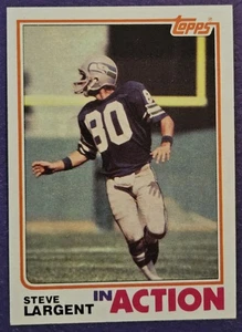 1982 Topps #250 Steve Largent In Action Football card Seattle Seahawks! HOF! - Picture 1 of 2