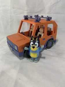 Bluey Heeler Cruiser Family 4WD Car Vehicle With Bandit Figure - Picture 1 of 11