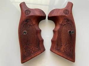New Grip For S&W, K/L Frame Square Butt Grips, Checkered hardwood; Ksq04 - Picture 1 of 6
