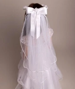 Weißer Mädchen Tüll Schleier mit Blumen Diadem & Satinschleife für besondere Anlässe - Bild 1 von 6