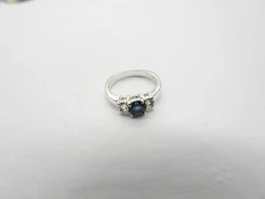 Anillo de colección azul transparente triple estrás tono plata metal talla 7 - Imagen 1 de 7
