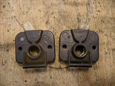 Juego de 2 pestillos de escotilla trasera Porsche 924 944 94453805500 94453805600 Foto 1 de 2