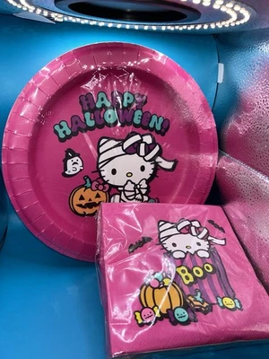 Hello Kitty Halloween Lunch Plates 10.5" 16 Count And 40 Napkins NEW! - Image 1 of 4