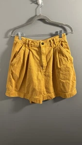Pantaloncini gialli Lizwear  - Foto 1 di 3