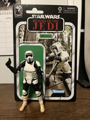 Figura Scout Motociclista ROTJ Star Wars Serie Negra 40 Aniversario Foto 1 de 4
