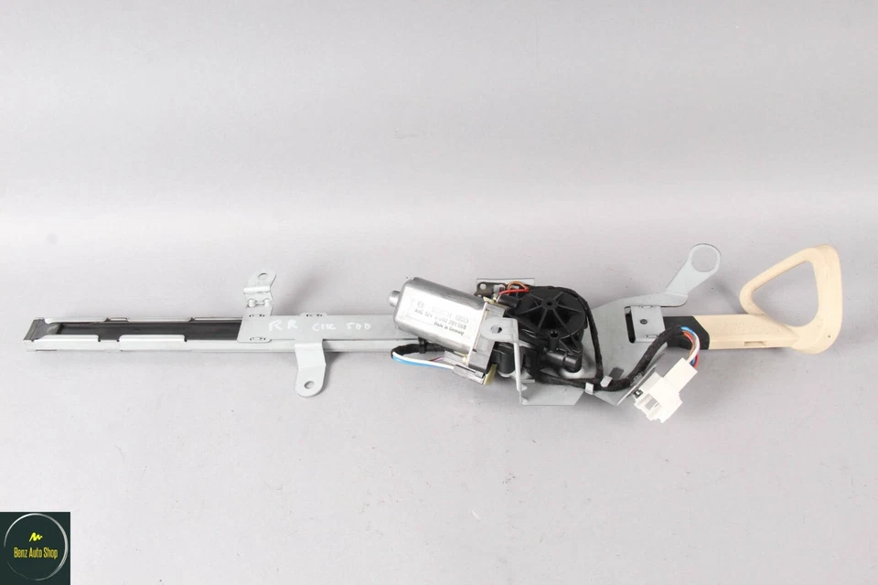 03-09 Mercedes W209 CLK500 CLK550 Cinturón Alimentador Motor Delantero Derecho Pasajero Foto 1 de 4